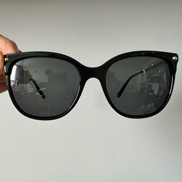 Dolce and Gabbana black and gold sunglassess - Picture 3 of 10